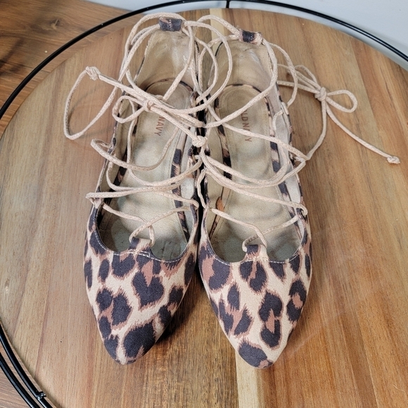 Old Navy Lace Up Ankle Wrap Leopard Print Pointed Toe Flats Size 7 - Picture 12 of 17
